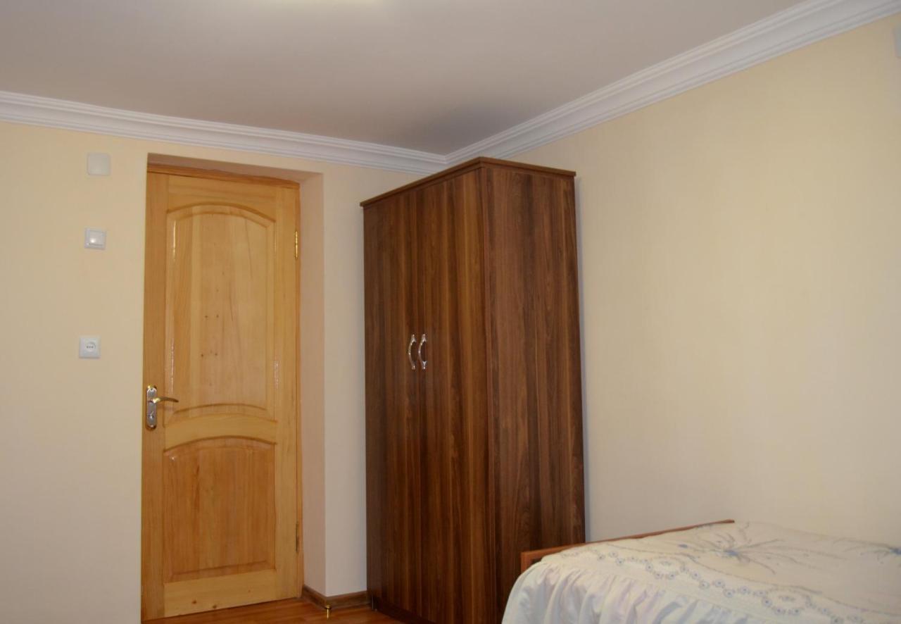 Nunu'S Guesthouse Tskaltubo Ngoại thất bức ảnh