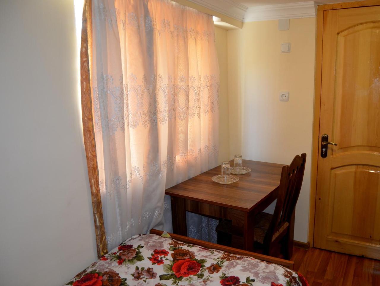Nunu'S Guesthouse Tskaltubo Ngoại thất bức ảnh