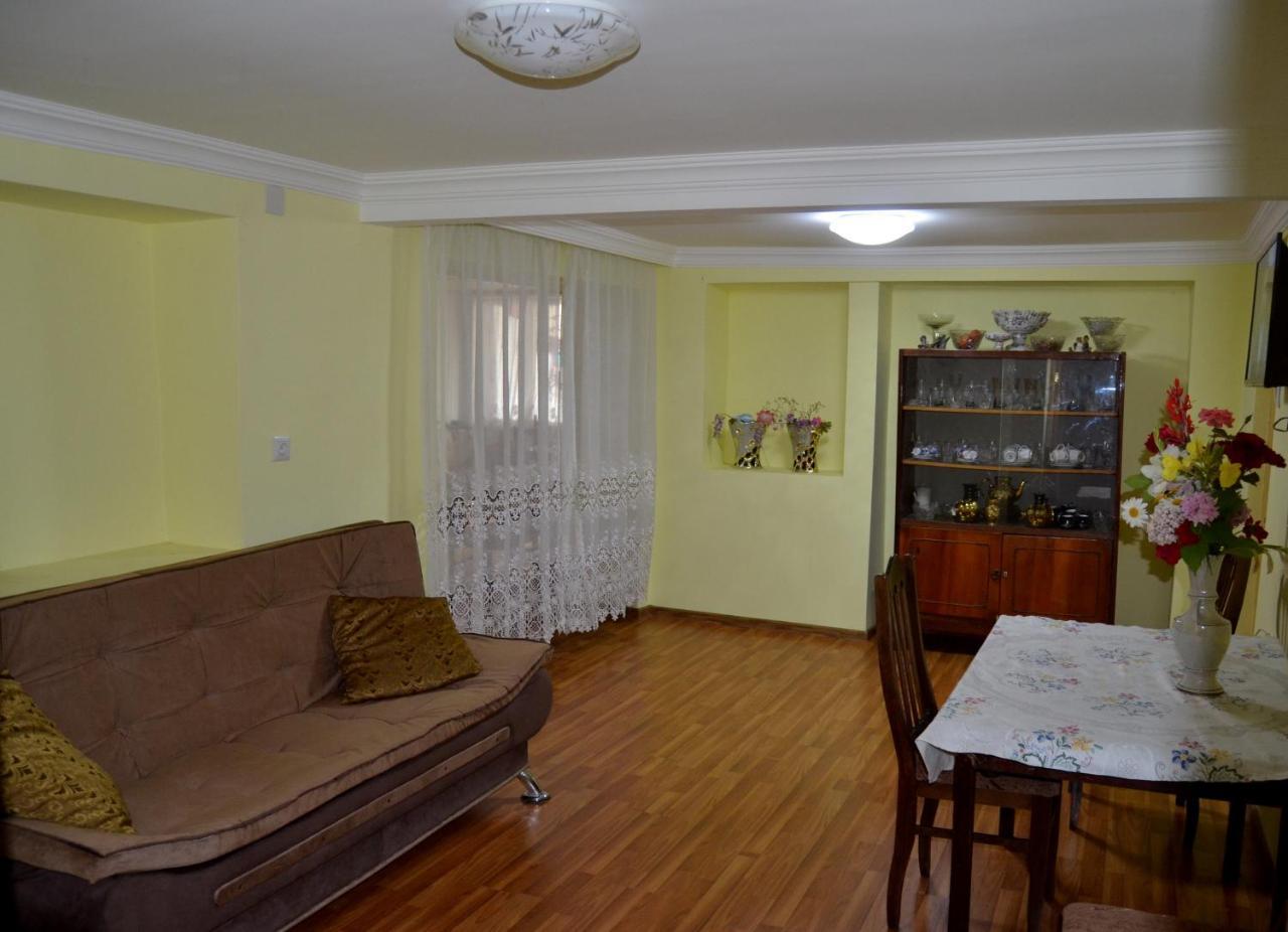 Nunu'S Guesthouse Tskaltubo Ngoại thất bức ảnh