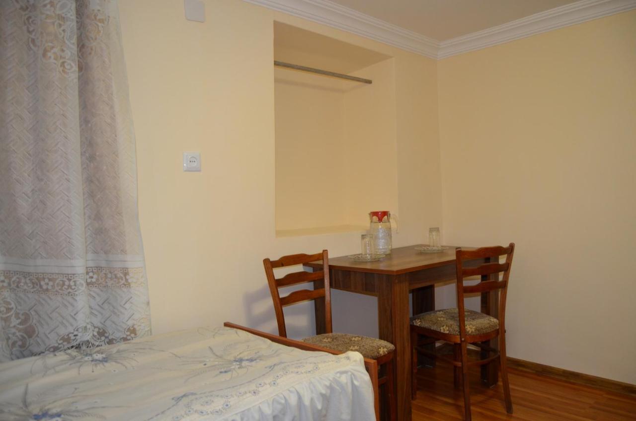 Nunu'S Guesthouse Tskaltubo Ngoại thất bức ảnh