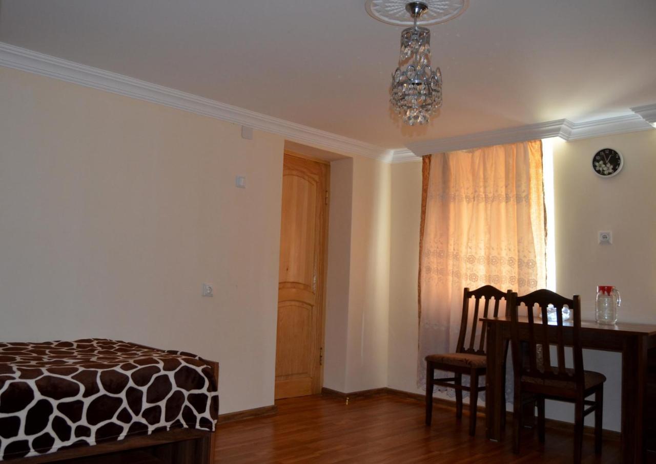 Nunu'S Guesthouse Tskaltubo Ngoại thất bức ảnh